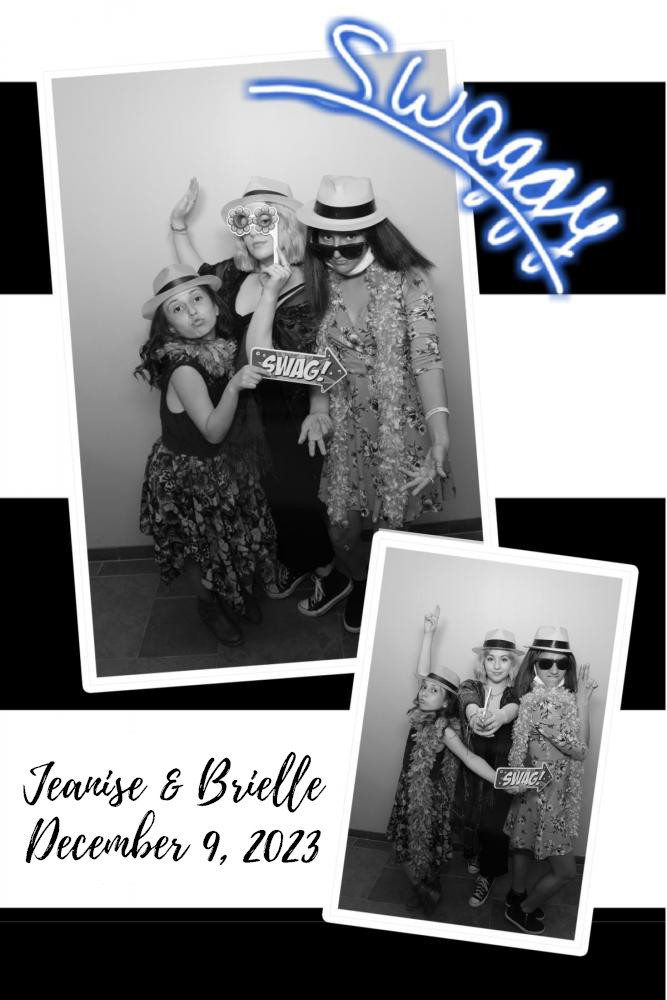 Mirror booth print with signature overlay